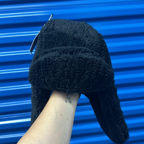 Ugg Sherpa Puff Trapper Hat Faux Fur Lined Black Logo S/M - Picture 5 of 6